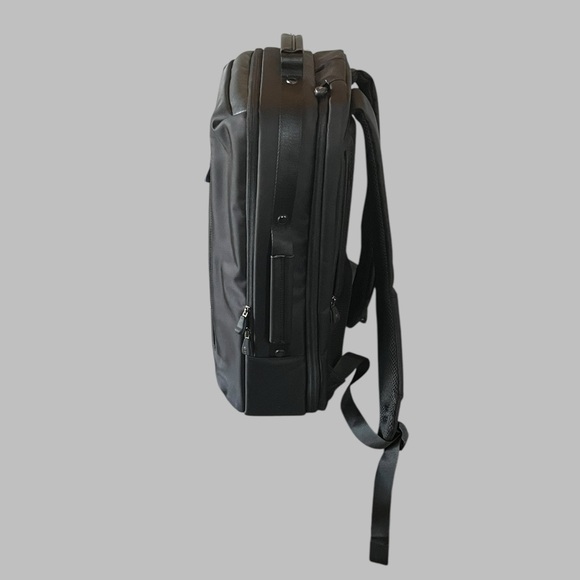 The EZRI Elite Backpack - Picture 8 of 9